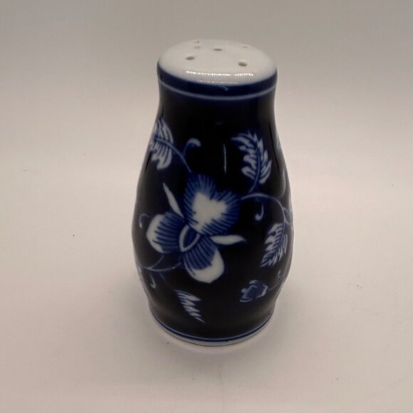 Pier 1 Salt & Pepper Shaker Set Blue & White Floral Chintz Pattern Ceramic - Picture 11 of 14